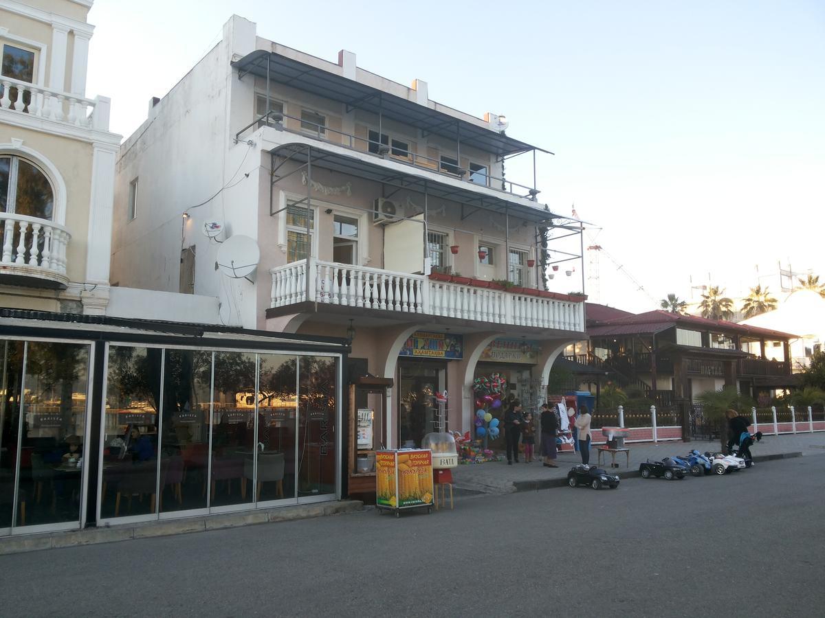 Sukhum City Mini Hotel Sukhumi Exterior photo